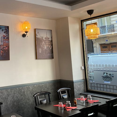 Tomi, Paris
