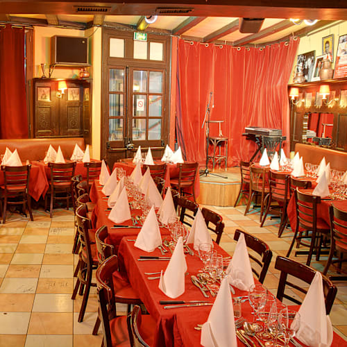 Chez Ma Cousine (Restaurant Cabaret), Paris