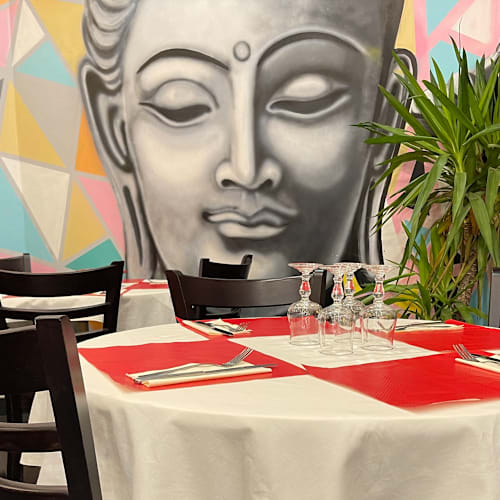 Himalayan Sherpa, Paris