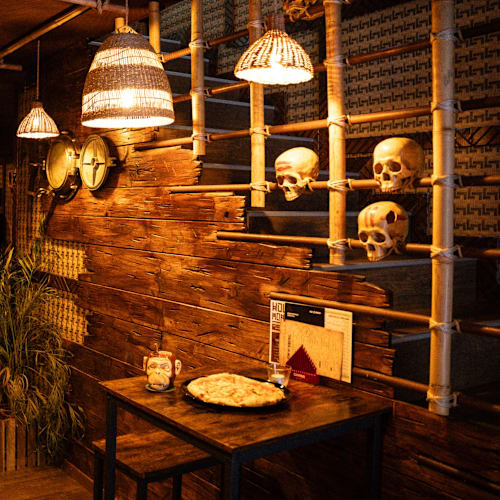 Holy Monkey, Lausanne