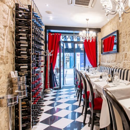 Au Club des Siciliens, Paris