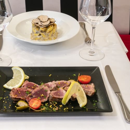 Au Club des Siciliens, Paris