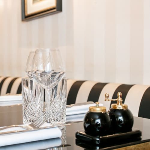 Au Club des Siciliens, Paris