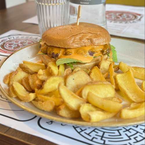 Pizzzland ~ Ristorante per Famiglie - Pizza e Smashburger, Firenze