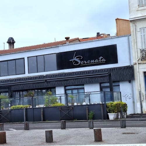 La serenata, Marseille