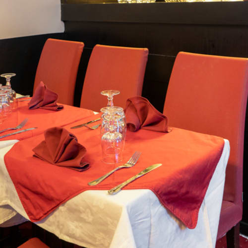 Royal Pokhara, Paris