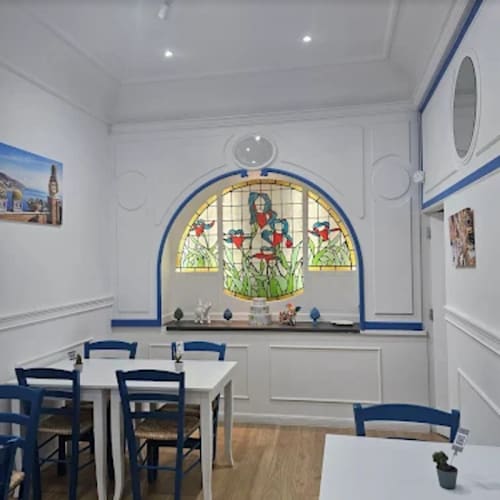 Assettiti e mangia, Bruxelles