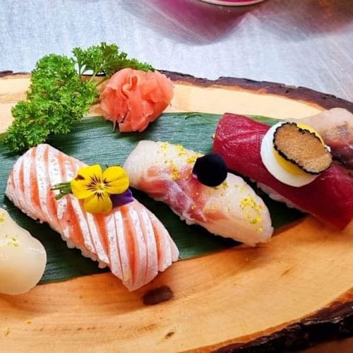 Miss Sushi Japanese, Colares