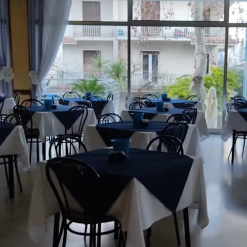 Hotel Half Moon BB Aeroport Restaurant, Rivazzurra