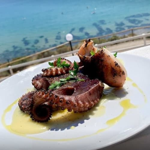 Acanthus, Punta Grande