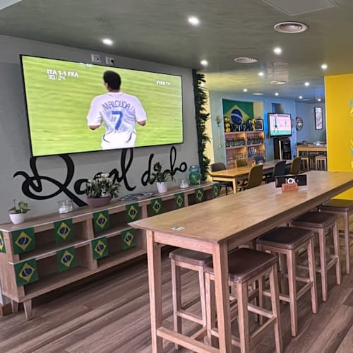 R10 Burgers by Ronaldinho, Vernier