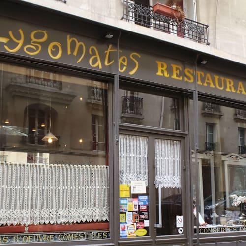 Les Zygomates, Paris