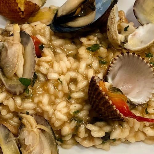 Namare Ristorante e Crudo Bar, Portici