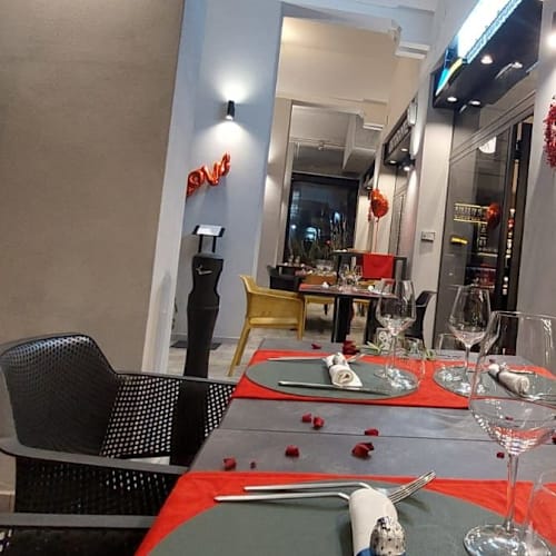 Namare Ristorante e Crudo Bar, Portici