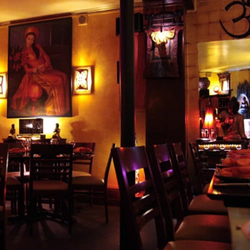 Le Sourire de Saigon, Paris