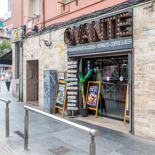 Ovante, Barcelona
