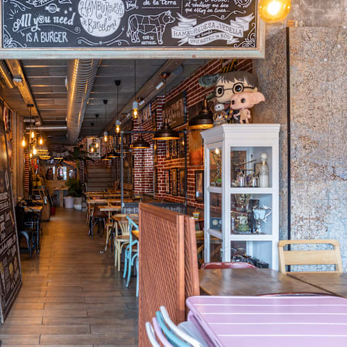 Ovante, Barcelona