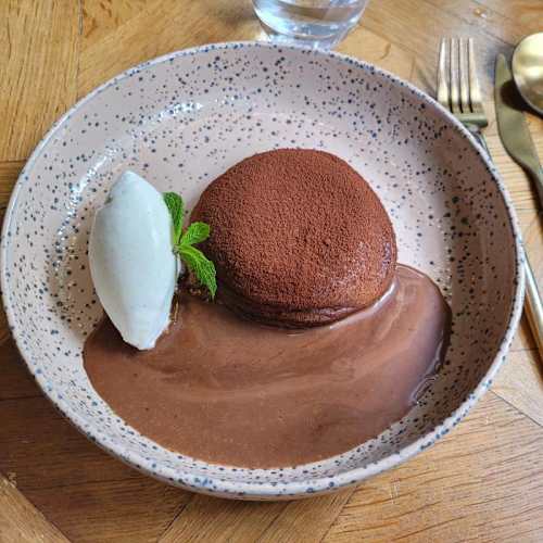 L’entredgeu, Paris