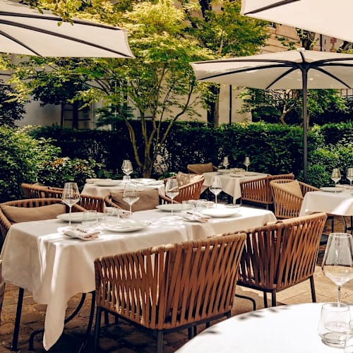 Le Brunch du Pavillon de la Reine, Paris
