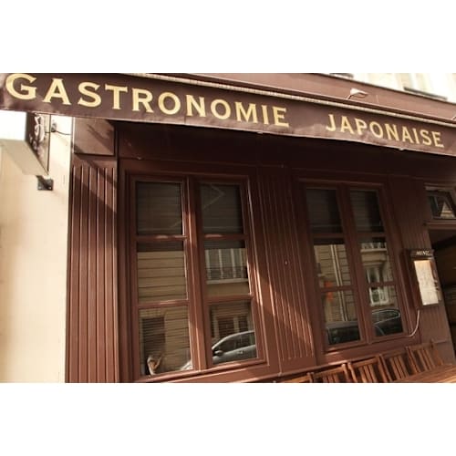 Yoshi, Paris