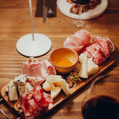 Vinaccia in corte - vineria "food pairing", Modugno