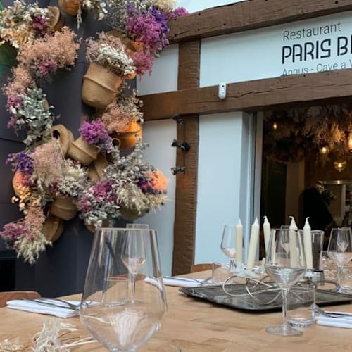 Paris Bogota, Paris