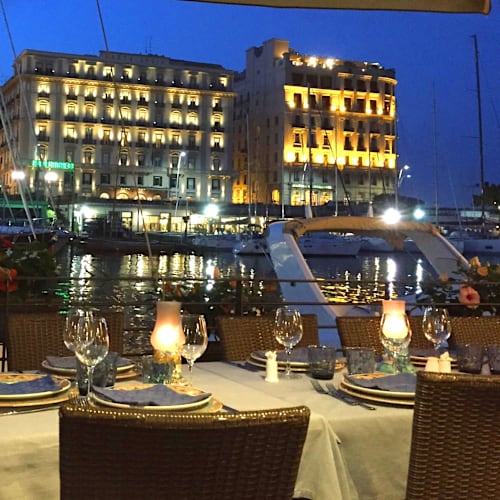 La Scialuppa, Napoli