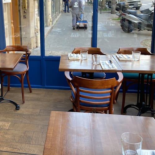 Momen, Paris