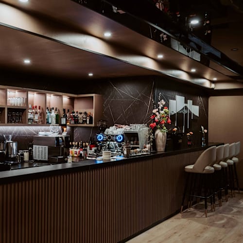Tatsumi, Hoofddorp