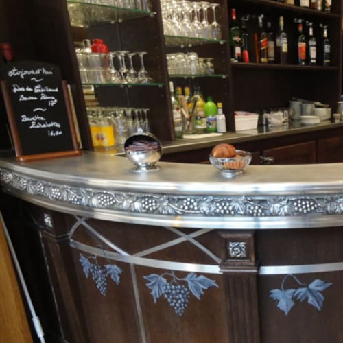 Le Saint-Amour, Paris