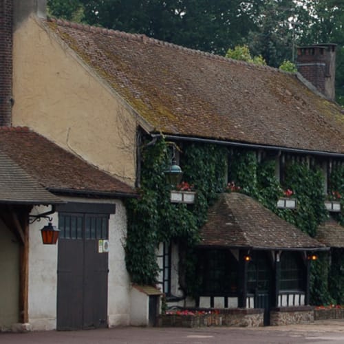 La Maison des Bois, Plaisir
