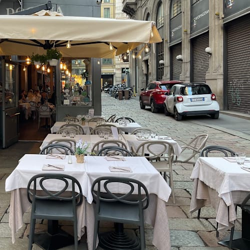 Dogana, Milano
