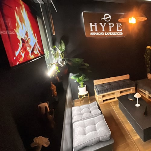 Hype Sensory Experiences, Latina