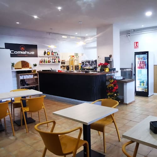 Comahue, Sevilla