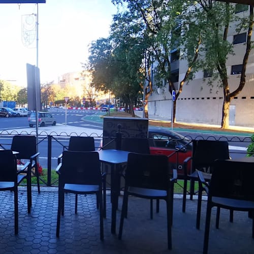 Comahue, Sevilla