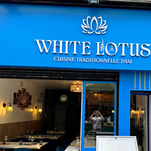 White Lotus, Lille