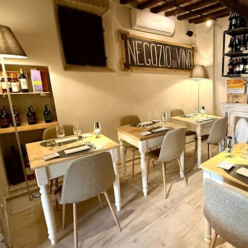 Deb’S Lounge, Monticchiello