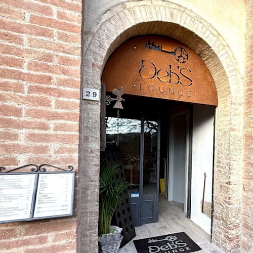 Deb’S Lounge, Monticchiello