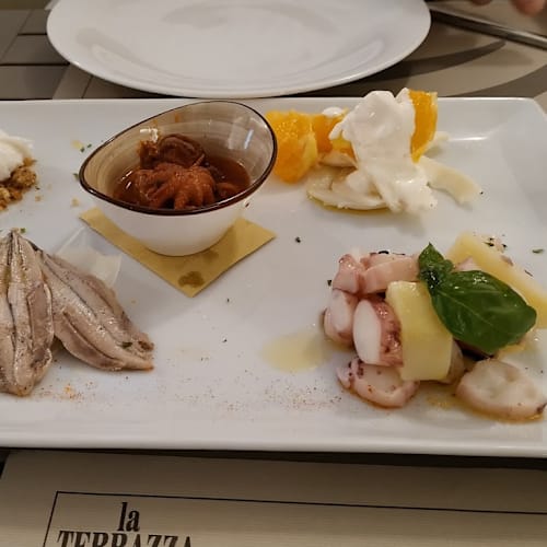 La Terrazza del Delfino, Carrara