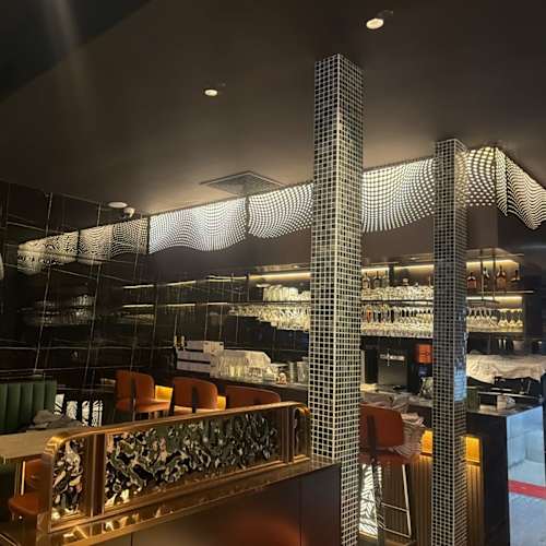 Maya Bay Thai, Paris