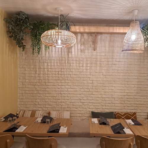 Upstairs Bistro Paris, Paris