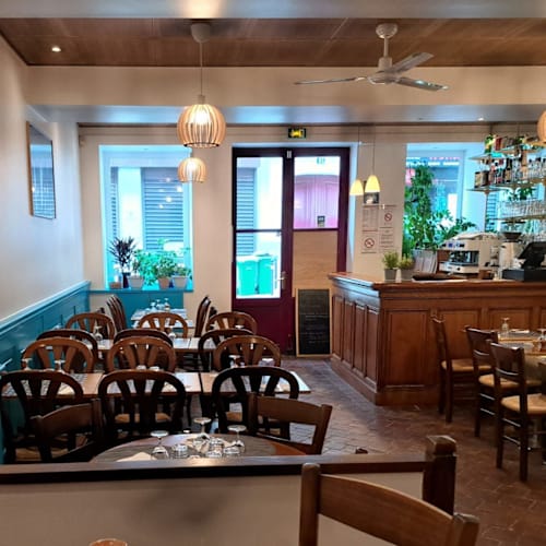 Mindelo, Paris