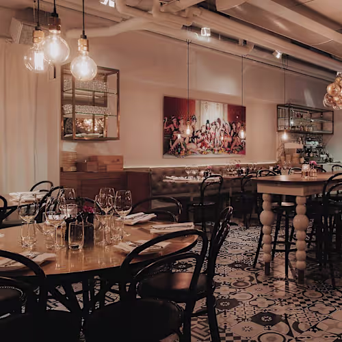 Crème Nybrogatan i Stockholm - Restaurangens meny, öppettider, bokning ...