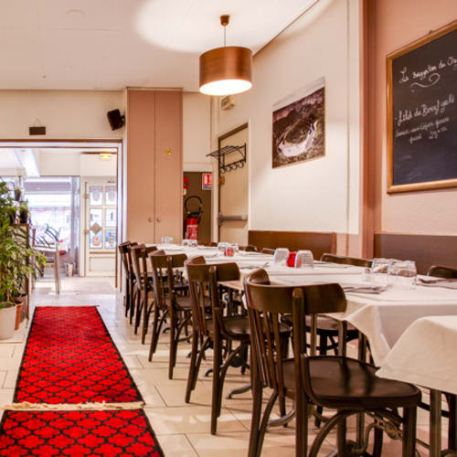 Mona, Neuilly-sur-Seine
