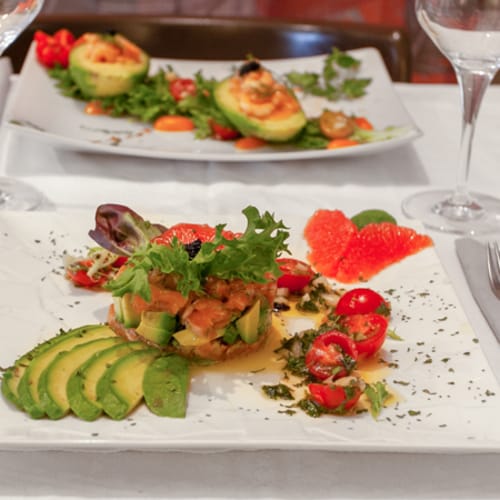 Mona, Neuilly-sur-Seine