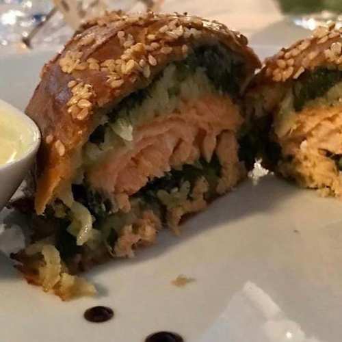 A la Ville de Petrograd, Paris