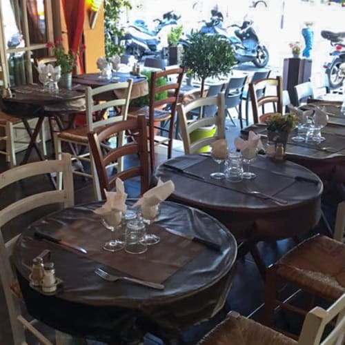 Le Perroquet, Cassis