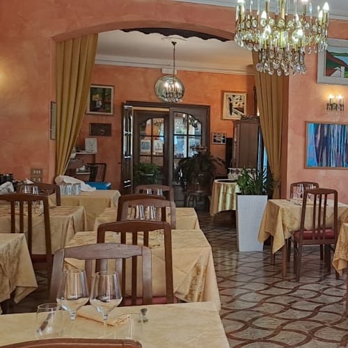 Ristorante Albergo Paradiso, Maccagno con Pino e Veddasca