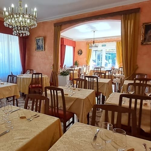 Ristorante Albergo Paradiso, Maccagno con Pino e Veddasca