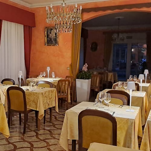 Ristorante Albergo Paradiso, Maccagno con Pino e Veddasca
